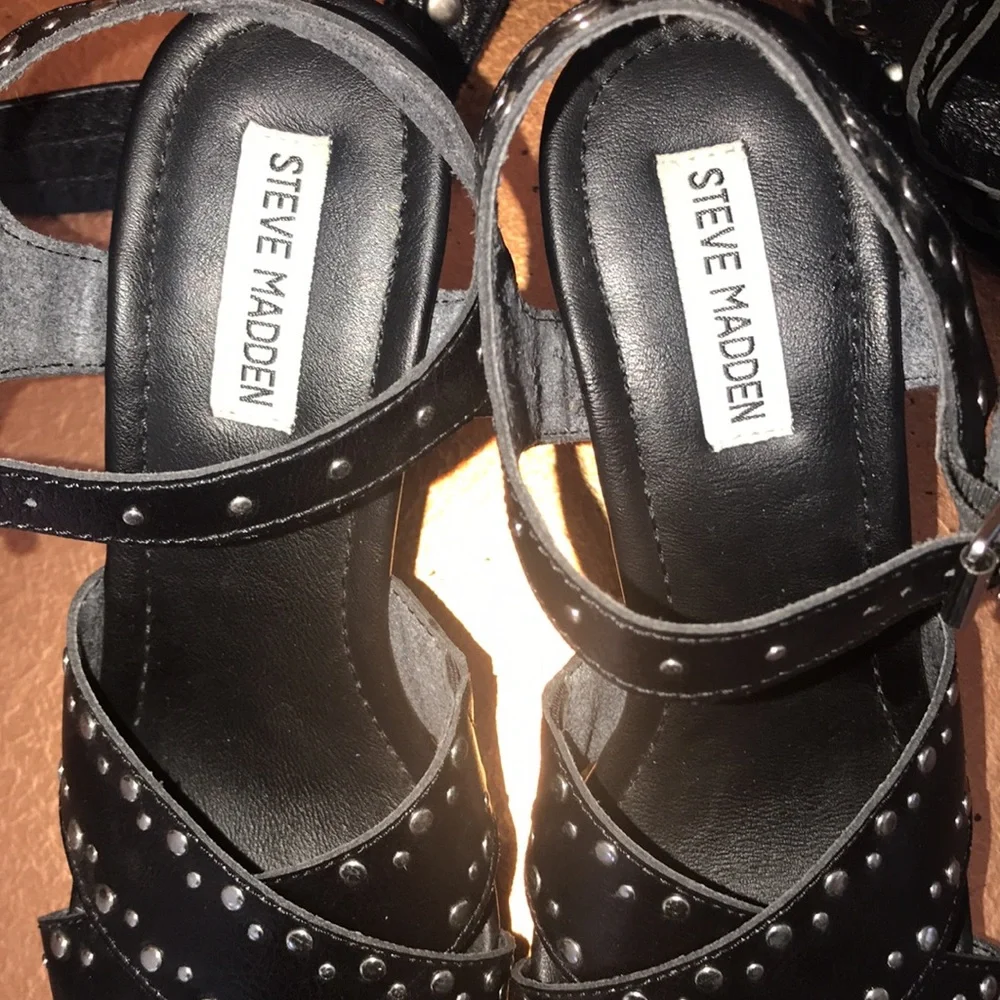 STEVE MADDEN STUDDED PLATFORMS - Picture 7 of 11